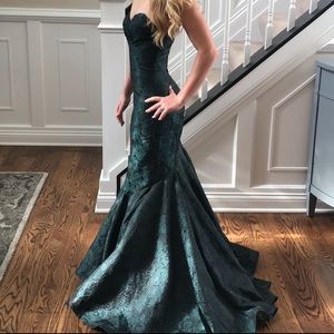 Faviana prom dress, worn once in new condition